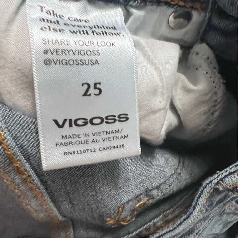 Vigoss distressed straight leg jeans